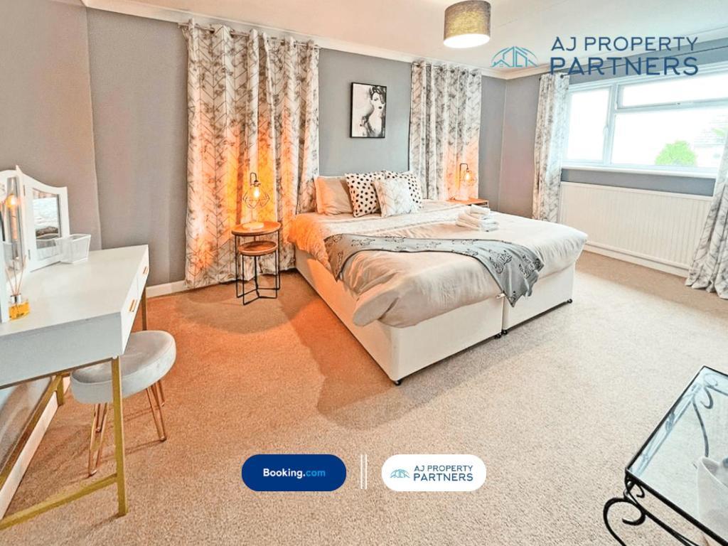 Premium Deal L Hill View Home L Last-Minute Offer L Cheltenham L Aj Properties L Perfect For Short Or Long Stays L 4Beds 4Bedrooms ภายนอก รูปภาพ