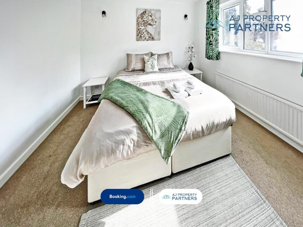 Premium Deal L Hill View Home L Last-Minute Offer L Cheltenham L Aj Properties L Perfect For Short Or Long Stays L 4Beds 4Bedrooms ภายนอก รูปภาพ