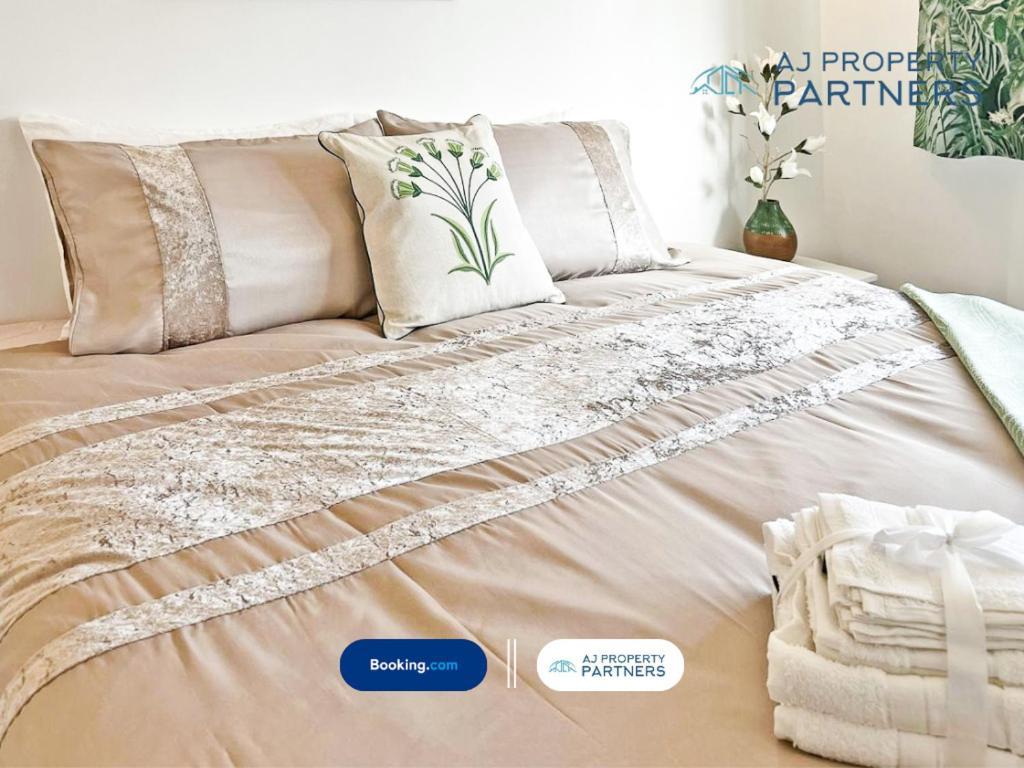 Premium Deal L Hill View Home L Last-Minute Offer L Cheltenham L Aj Properties L Perfect For Short Or Long Stays L 4Beds 4Bedrooms ภายนอก รูปภาพ